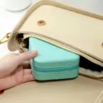 Jewellery Box for Women, Mini Portable Jewelry Box Organiser,PU Leather Jewlerrying Display Holder, Small Travel Jewellery Box for Girls, Women, Mother, Daughte, Travel Ring, Pendant, Earring