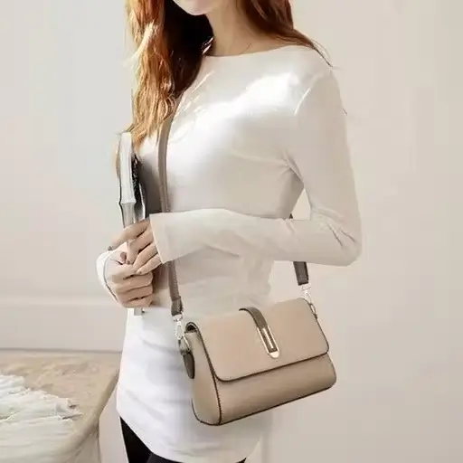 FE2kxiCPVXHo4mkDUWEO5lQYPuBYsY4khazRm8fl.webp Sling Bag for Women – Leather Crossbody Purse - Image 1